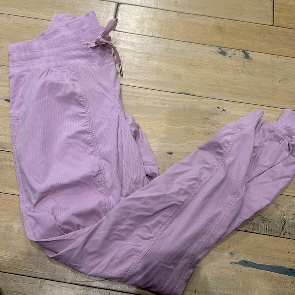 Lululemon dance studio jogger size 4